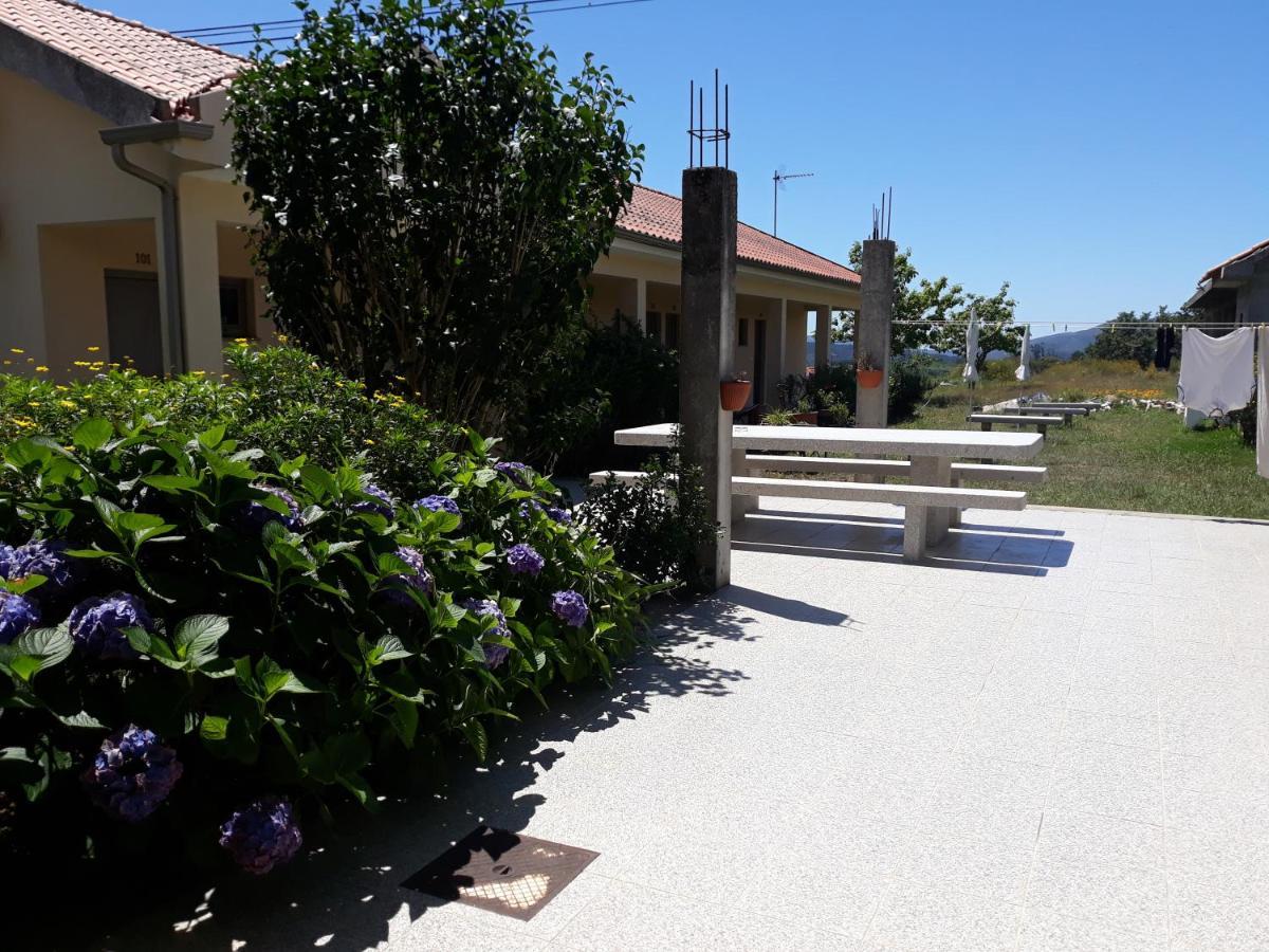 Pensao Repouso Do Peregrino Hotel Paredes de Coura Luaran gambar